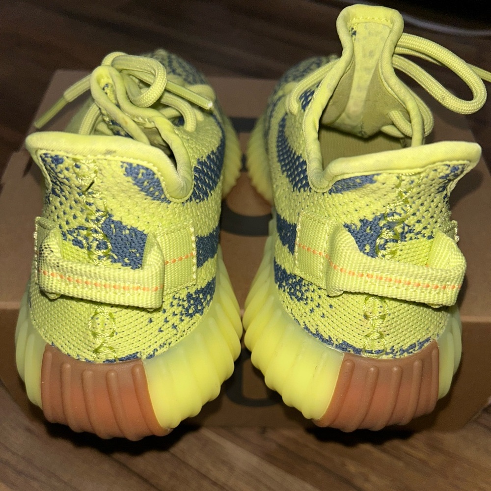 Yeezy boost 350 V2 semi frozen - Picture 2 of 5